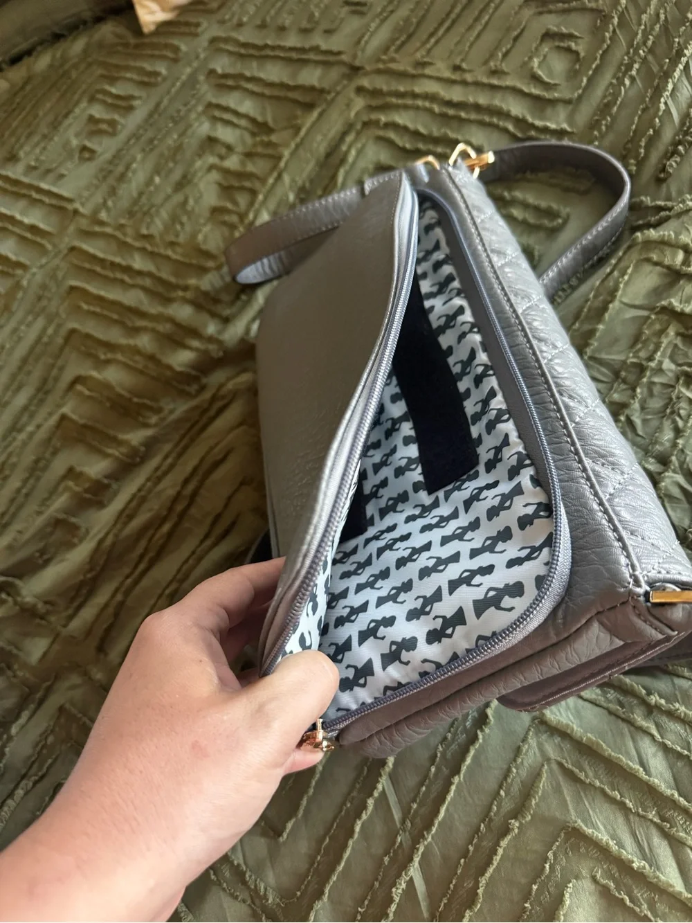 Damsel in Defense Quilted Gray Concealed Carry Crossbody CCW Purse